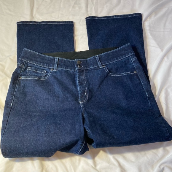 Lane Bryant Slimming Flare Dark Denim Jeans Plus Size Womens 20R - Picture 2 of 12